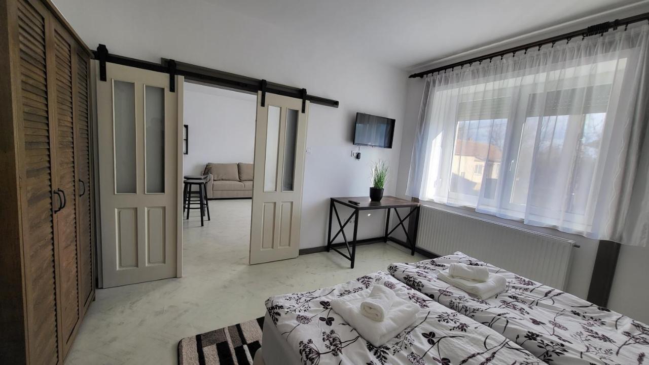 Relax Apartments Sarvar A1 Exteriör bild