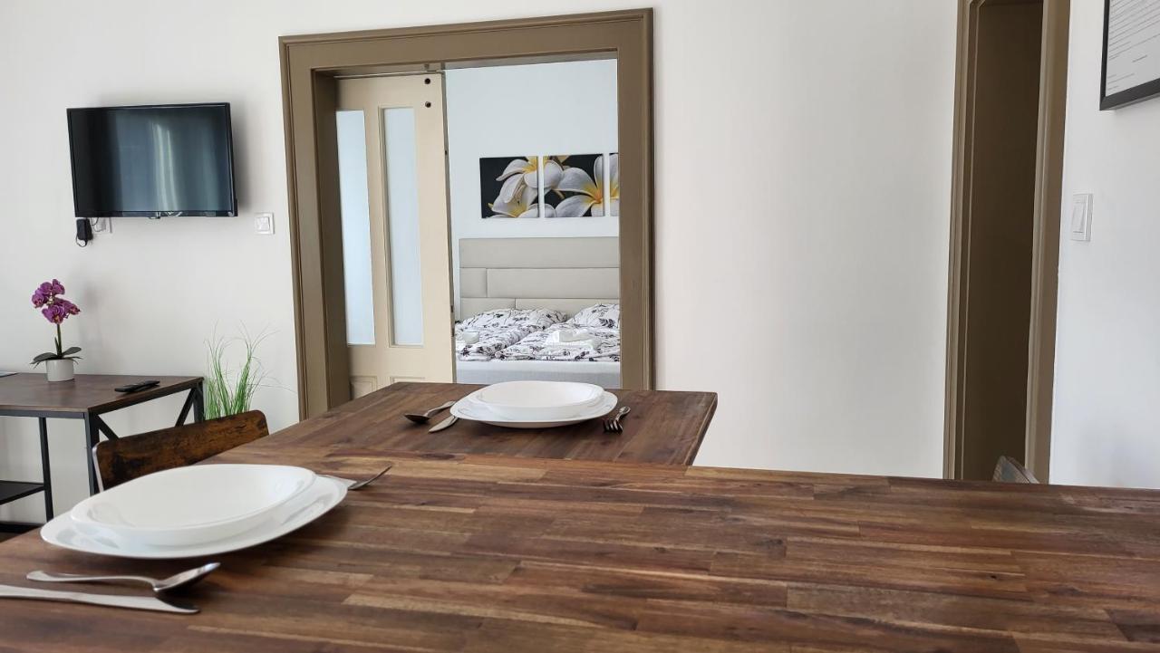 Relax Apartments Sarvar A1 Exteriör bild