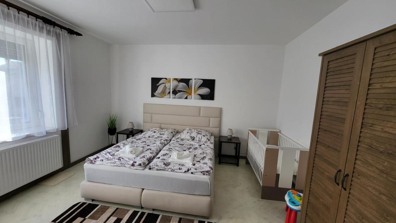 Relax Apartments Sarvar A1 Exteriör bild